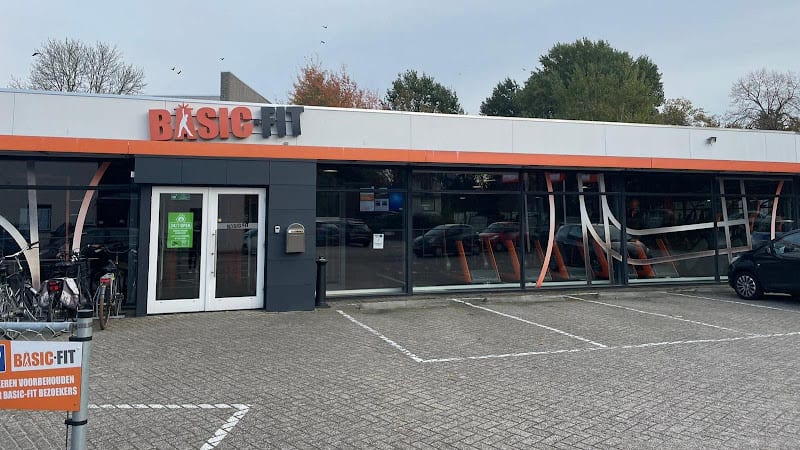 Sportschool Basic-Fit 24/7 Helmond Rakthof in Helmond