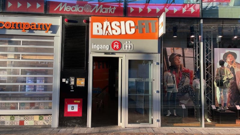 Sportschool Basic-Fit 24/7 Zoetermeer Moreelsehoek in Zoetermeer