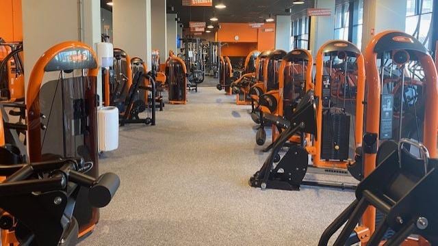 Sportschool Basic-Fit Den Haag Stationsplein-Hofwijckstraat 24/7 in Den Haag