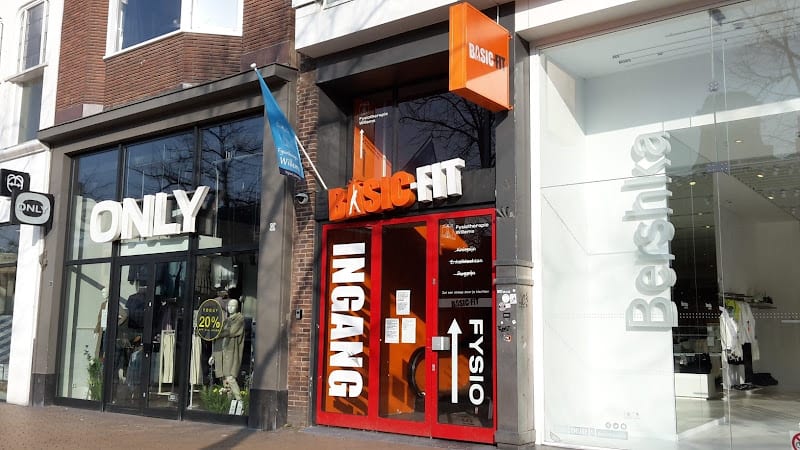 Sportschool Basic-Fit Groningen Herculesplein in Groningen