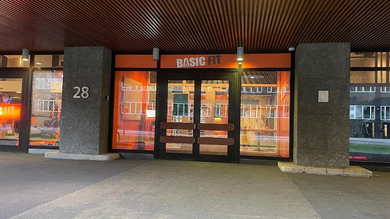 Sportschool Basic-Fit Rotterdam Delftseplein 24/7 in Rotterdam