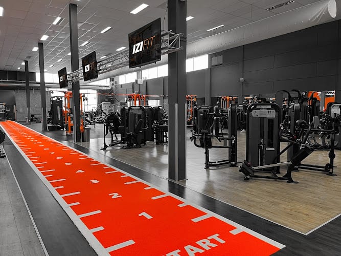 Sportschool IZI Fitness Huizen in Huizen