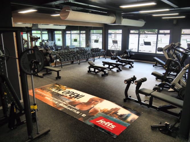 Sportschool Jetts Woensel - 24hour Fitness in Eindhoven