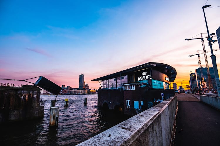 Sportschool MyLife Rotterdam aan de Maas in Rotterdam