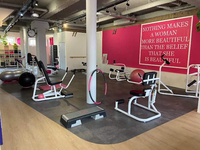 Sportschool StrongHer fitness Hardinxveld in Hardinxveld-Giessendam